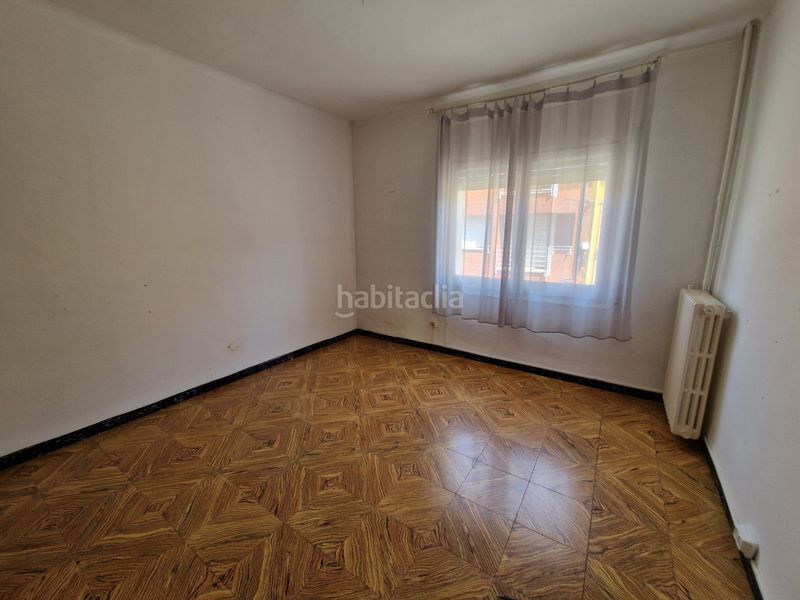 Foto a0e7ceb7-b8d4-4743-9f70-b4d5eec658e8. Pis amb calefacció aparcament a Olot