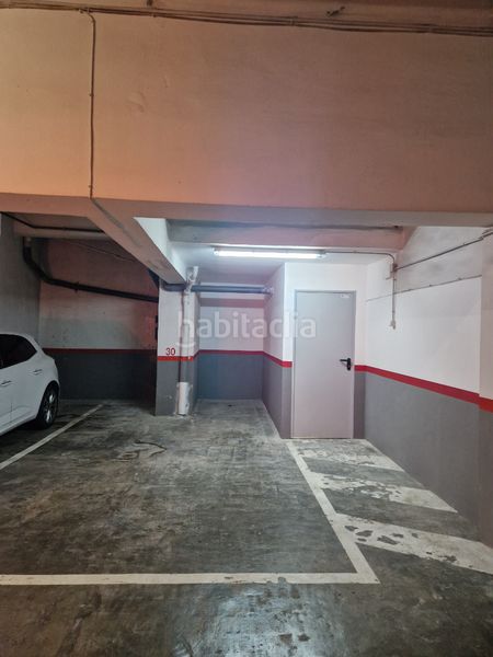 Foto 31de1fba-343e-431a-9700-900ea399cb96. Aparcament cotxe a Olot