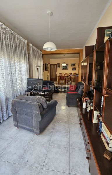 Foto 9356cb08-6080-4d02-a3b9-ffcd484f71eb. Casa aparellada amb calefacció aparcament a Olot