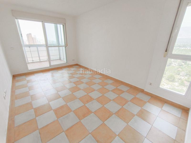 Foto 987a3a7f-5853-4040-b0a6-169f87818b30. Apartament amb calefacció piscina a Playa Poniente Benidorm