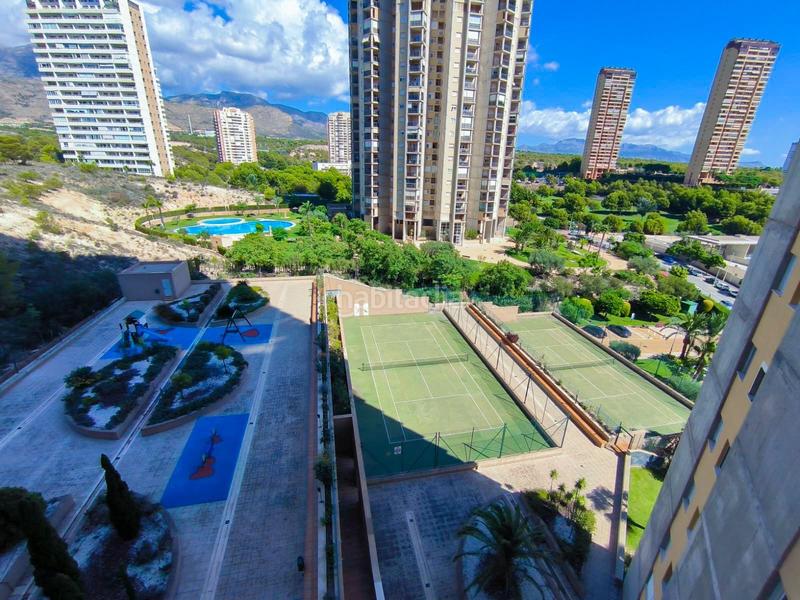 Foto c8ba2455-3011-4184-9946-8b58bc547210. Apartament amb calefacció piscina a Playa Poniente Benidorm