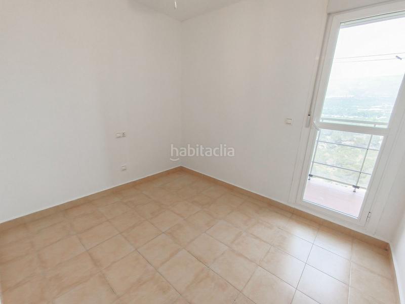 Foto e6db013b-f0ee-4b3b-b381-7e05ff319b42. Apartament amb calefacció piscina a Playa Poniente Benidorm