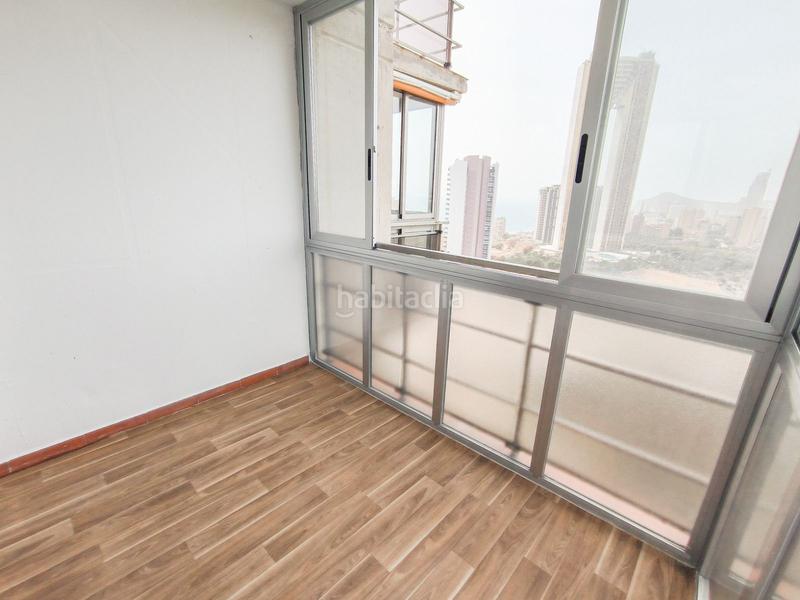 Foto f5db06ec-29a3-45b8-8e19-8f419966ffff. Apartament amb calefacció piscina a Playa Poniente Benidorm