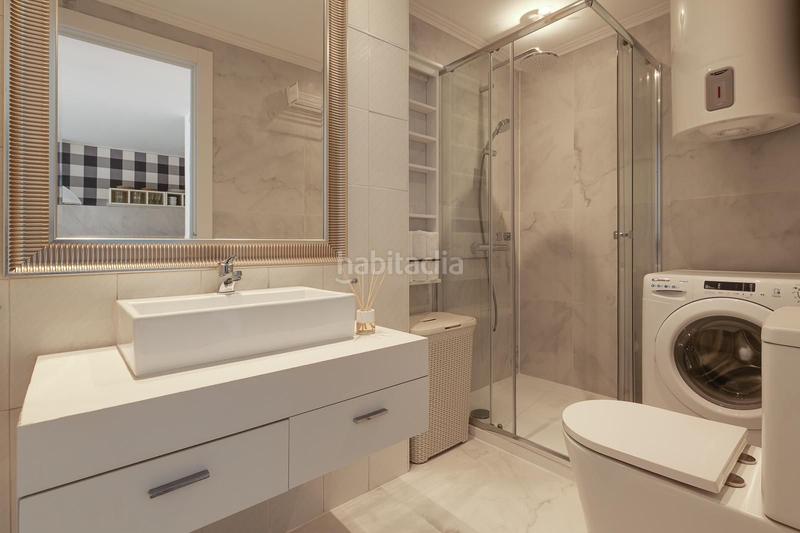Foto cc68e4c0-061c-4641-9327-06e25f5d5ec5. Apartamento  reformado en segunda línea de playa en levante, en Benidorm