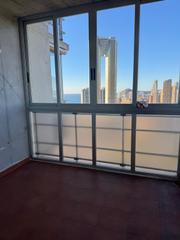 Apartment in Playa Poniente. Se vende exclusivo piso con vistas de ensueño al mar y la ciudad