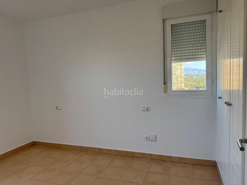 Foto 9155d774-c7fa-4bcc-a270-fd71585cab97. Piccolo appartamento con riscaldamento piscina in Benidorm