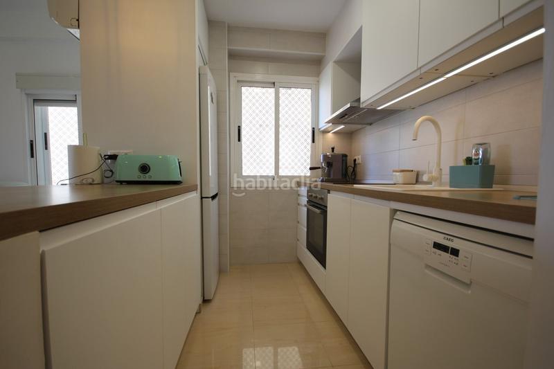 Foto 0ccbe70f-ad2b-4916-9ea1-7b23f3664b3e. Piccolo appartamento con riscaldamento in Playa Poniente Benidorm
