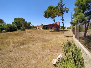 Casa en Coloma. Gran villa con mucho espacio cerca del colegio internaciona elli