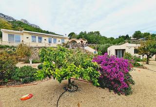Maison à Benimantell. Acogedora vivienda rural de una planta con casa de invitados ind