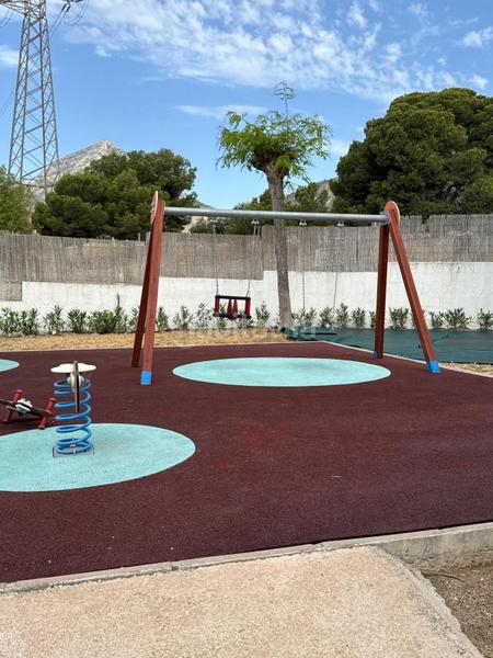 Foto 0f0e8335-8a54-47aa-aa11-e0e3376a35cd. Maison jumelée avec chauffage piscine dans Montebello - Nou Espai Nucia (la)