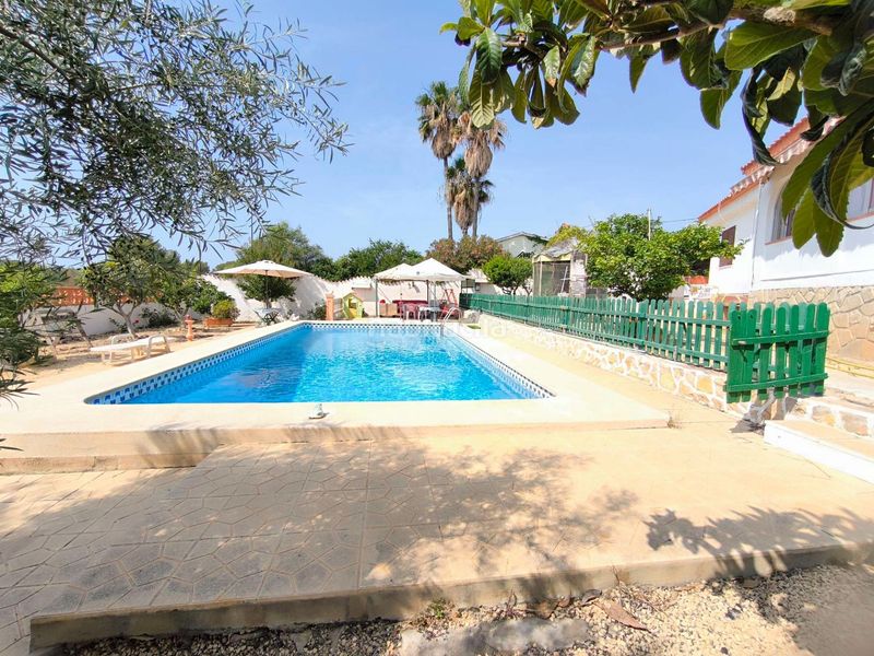 Foto 39305e6d-9bfa-45fc-8f1a-a66877abfcd1. Casa en Coloma Nucia (la)