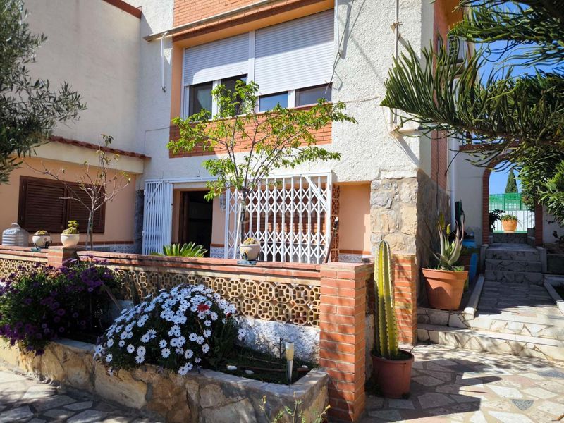 Foto a61b4a5a-5b38-453e-a8cb-5af746622b10. Casa en Coloma Nucia (la)