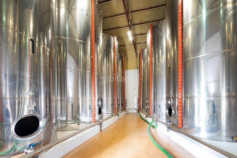 Foto cc054ae0-1388-492f-9ca1-80a924bbb4df. Masía gran casería , junto a la autovía. en Maracena