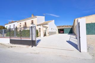Masia a Baza. Cortijo cerca de benamaurel
