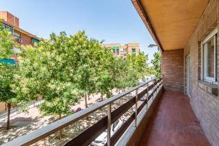 Appartement  Calle verdiales. Bonito piso en el barrio de la cruz
