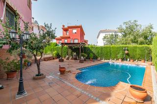 Casa  Clavel (vent). Vive la tranquilidad con espacio en este impresionante chalet pa