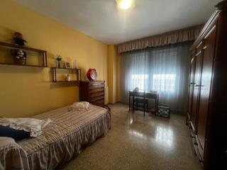 Miete Etagenwohnung  Calle calle almona de san juan de dios. !!!alquiler de piso de 3 habitaciones en el centro de granada, z
