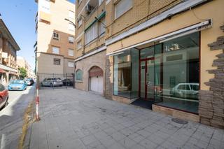 Local Comercial en Calle Santa Rosalía