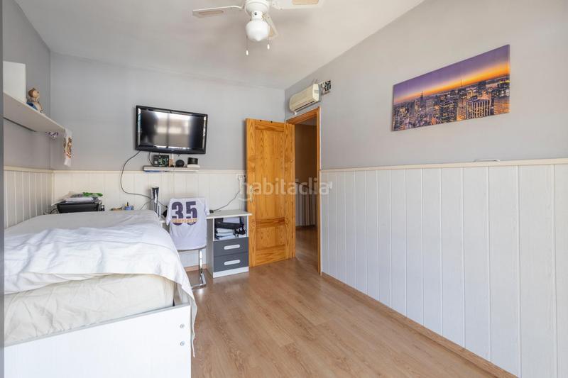 Foto 51cbc8bd-acb4-4613-bb1f-6fb49c9e95dd. Casa adossada amb aparcament a Maracena