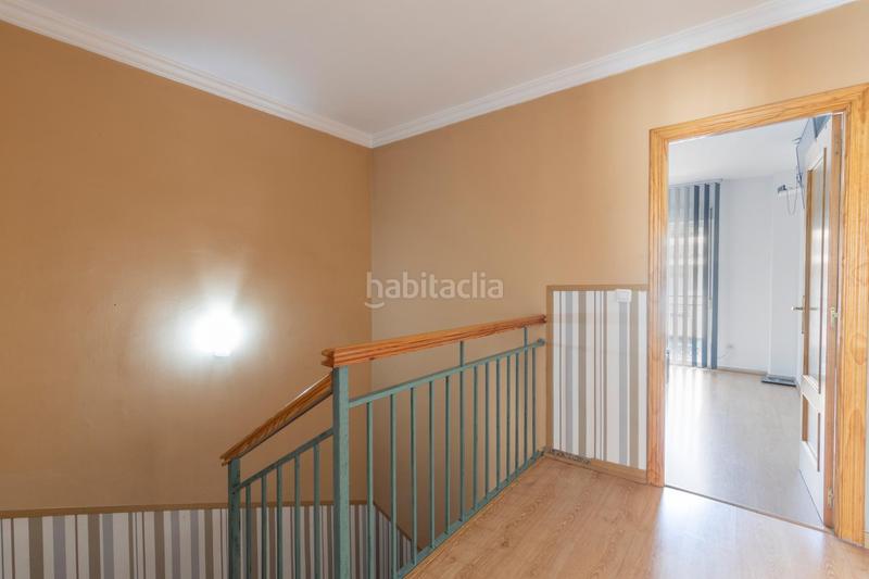 Foto 9da0d13e-35e4-47b0-9957-be1655c76cf2. Casa adossada amb aparcament a Maracena