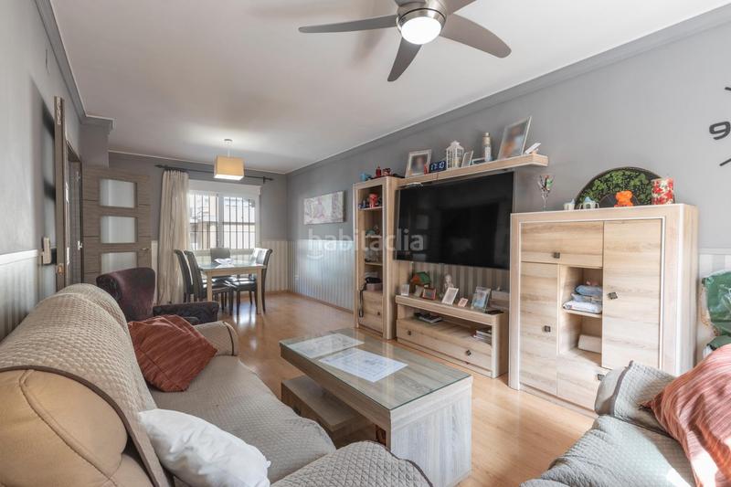 Foto eb10d111-82fe-4ab9-bb59-6a6a89089d60. Casa adossada amb aparcament a Maracena