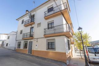 Haus  Calle carrera virgen. !!casa de 3 plantas en la calle principal de campotéjar  a 25 mi