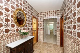 Casa  Nueva (cer). Amplia vivienda en barrio de los periodistas!