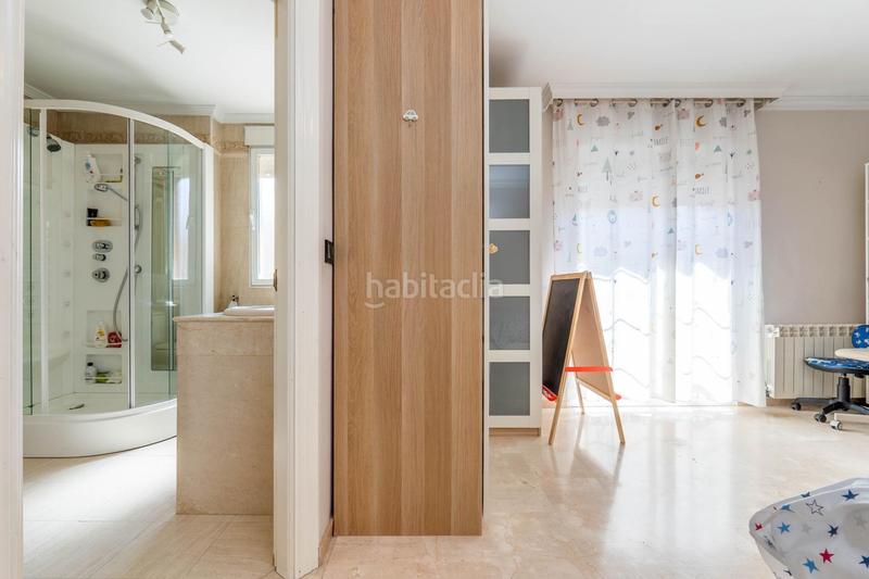 Foto 36b53bd7-8c8a-421d-b649-f2b854e09a00. Casa aparellada amb calefacció aparcament a Cájar