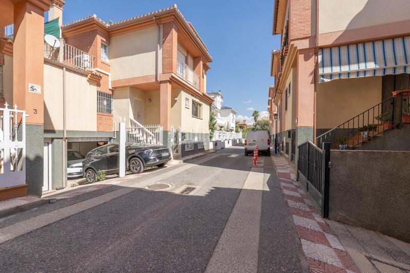 Foto c13c3ca2-c075-40dc-94e3-709905d96c2f. Casa aparellada amb calefacció aparcament a Cájar