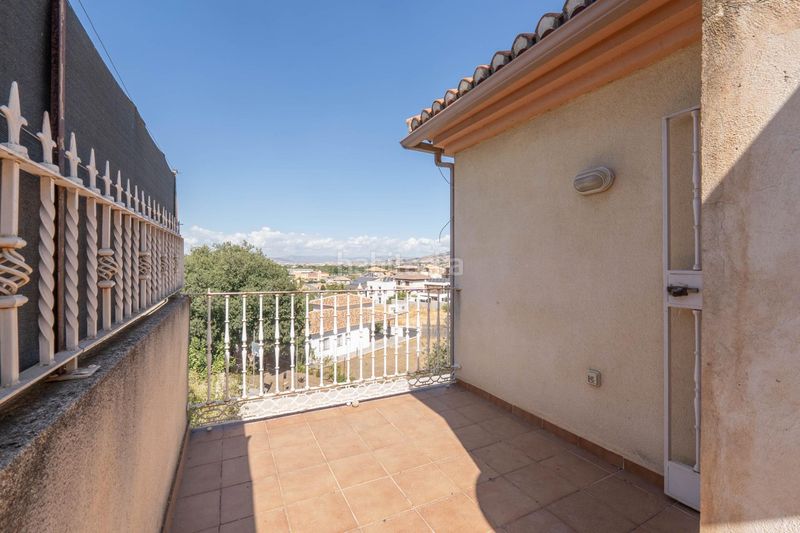 Foto e4df0395-28f0-4227-a884-1eefe2db5028. Casa aparellada amb aparcament a Cájar