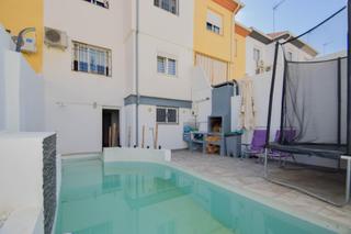 Reihenhaus  Calle esperanza. Adosada con piscina propia y amueblada totalmente