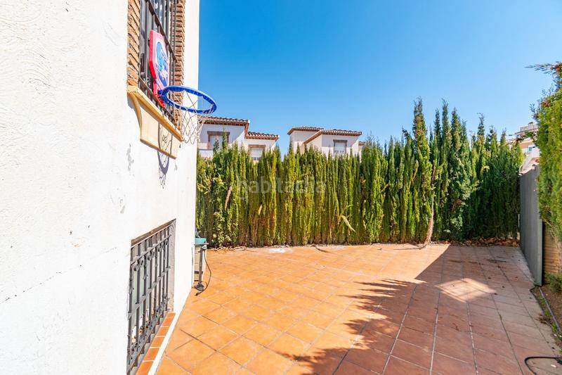 Foto ad3db5d7-0bde-4a39-b374-00ac10e04383. Chalet casa unifamiliar haciendo esquina en La Zubia Ciudad Zubia (La)
