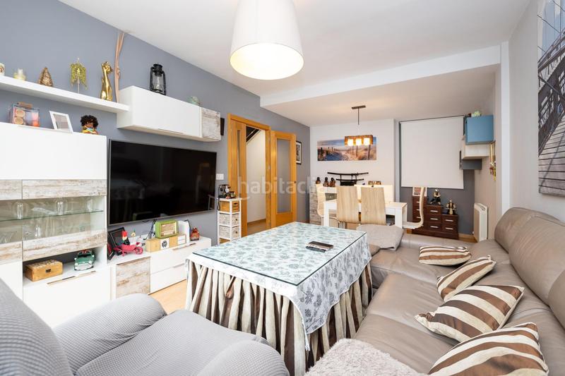 Foto 08957db4-bb3f-49f3-9f90-d8bb10ff2253. Casa adossada amb calefacció aparcament a Crta. De la Sierra Granada