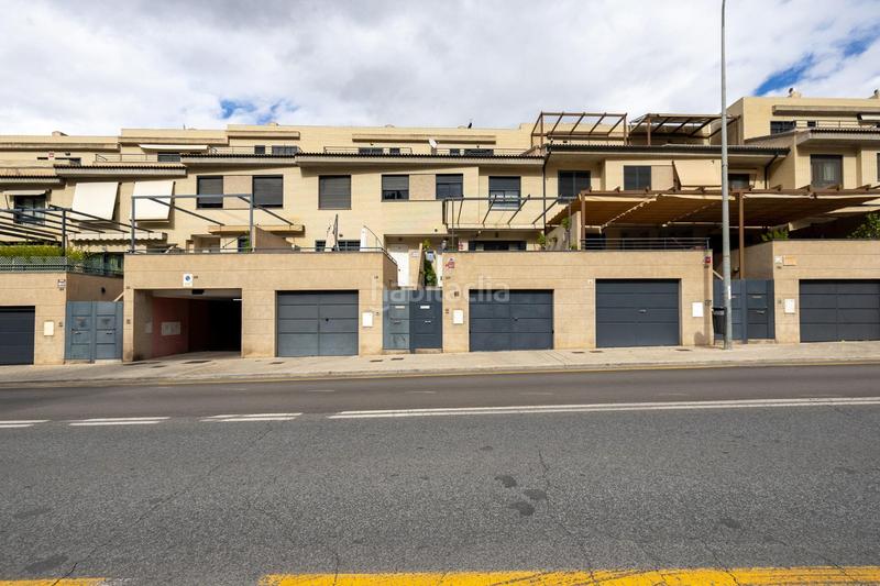 Foto a123296e-6002-46bb-b3e0-30facaa5a865. Casa adossada amb calefacció aparcament a Crta. De la Sierra Granada