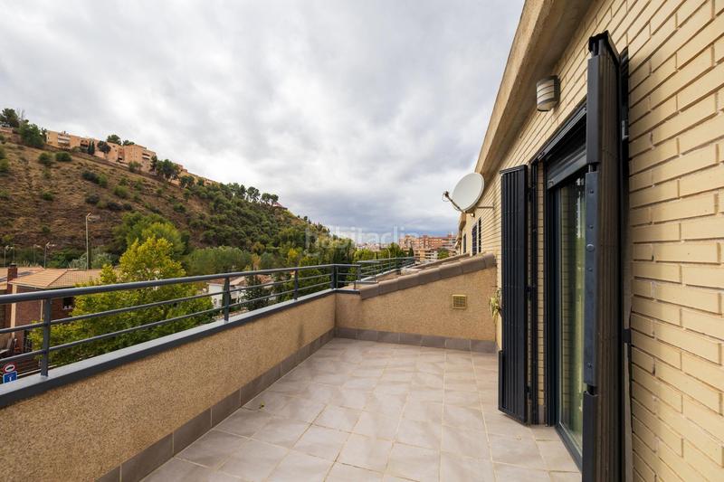 Foto bb1e5b11-90ec-4eca-a820-34a28582c4d7. Casa adossada amb calefacció aparcament a Crta. De la Sierra Granada