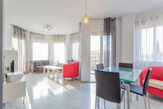 Piso  Calle islas (hi). Piso de un dormitorio con un espacio extra garaje y trastero