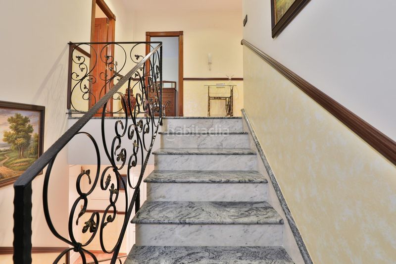 Foto 0ea0b588-95ac-47c1-84bc-f396fee95524. Casa aparellada amb aparcament a Padul