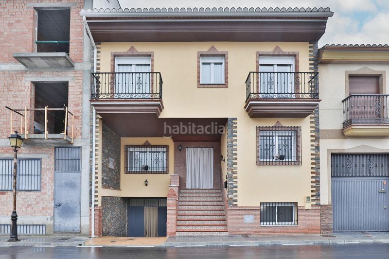 Foto 44f6e681-f6e6-4015-baf9-f8feb75a7f76. Casa aparellada amb aparcament a Padul