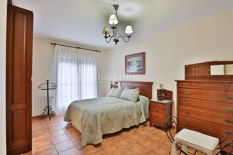Foto 6ac85897-4588-4b5a-812a-30068be7852b. Casa aparellada amb aparcament a Padul