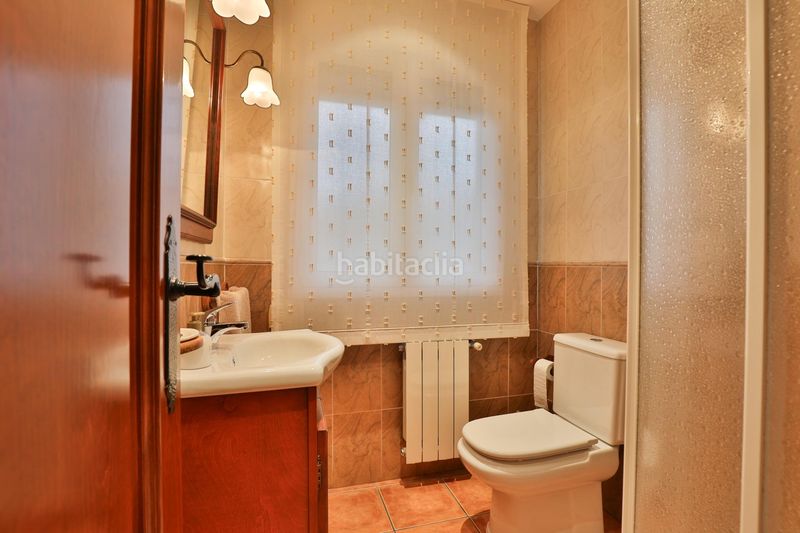 Foto 7eaaf5b2-9c93-4690-8238-263fc30030e9. Casa aparellada amb aparcament a Padul