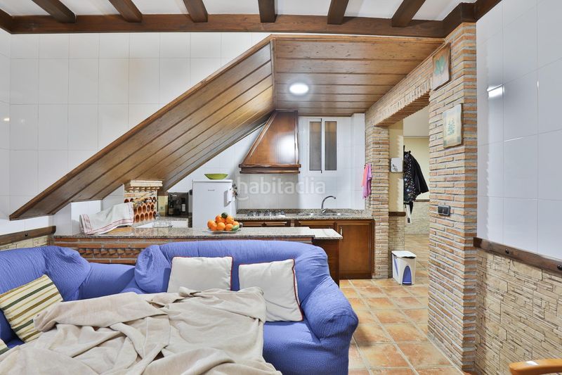 Foto a9148878-84fe-4882-8902-d7c0d81158ac. Casa aparellada amb aparcament a Padul