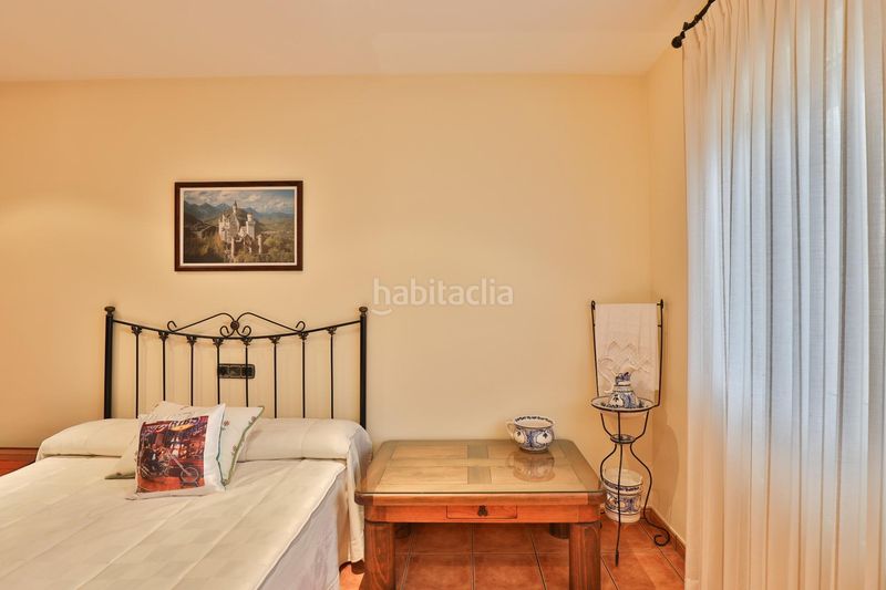 Foto ae837ee0-0aff-4947-9b85-1fc3d0dd0ab0. Casa aparellada amb aparcament a Padul