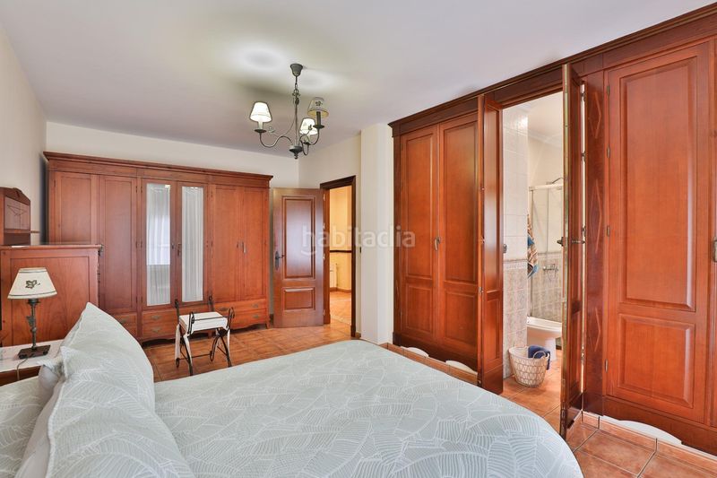 Foto b1dda188-bbed-40ee-afe8-5ca42cb0675e. Casa aparellada amb aparcament a Padul