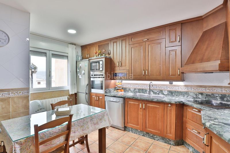 Foto edea35bd-8f0f-4dff-9b32-062288167769. Casa aparellada amb aparcament a Padul