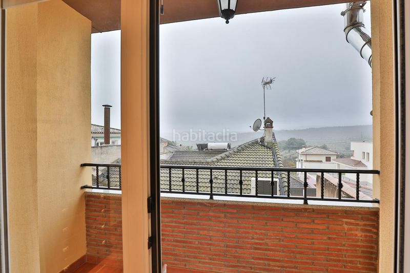 Foto f749cd4f-3327-4f84-b602-1db10651753a. Casa aparellada amb aparcament a Padul