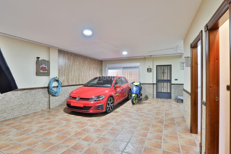 Foto f8a10de4-6622-4944-8f23-fb8c706b4e25. Casa aparellada amb aparcament a Padul