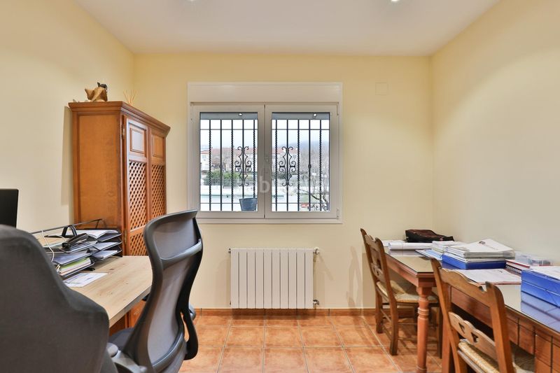 Foto f900ec8a-69a0-4d53-b9c0-7627388e1b5b. Casa aparellada amb aparcament a Padul