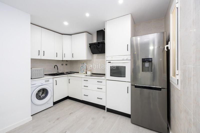 Foto 536f53e9-9d7d-4706-9297-d64e1bc94717. Piso !! impresionante piso con garaje en primera linea de playa en playa cambriles !! en Lújar