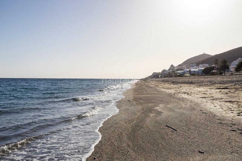 Foto b693d454-b9f7-47a9-97e1-6f431d971c82. Piso !! impresionante piso con garaje en primera linea de playa en playa cambriles !! en Lújar