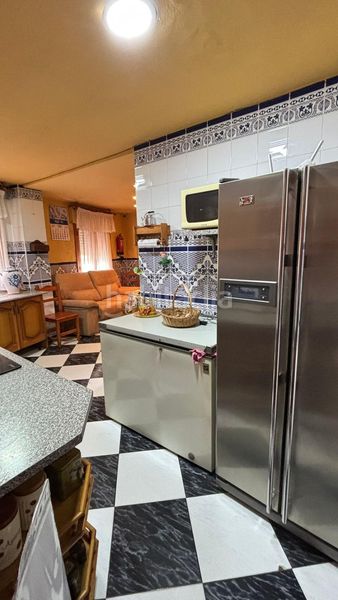 Foto 21140ea8-e75d-4721-95b7-299ebaa96290. Casa amb aparcament a Padul